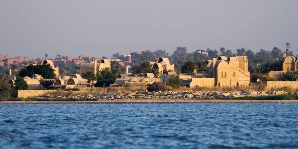 Fayoum - Egitto / Settembre 2018: località turistica sul lago Qaroun vicino al villaggio di Tunisi.