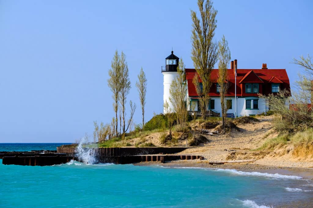 Spiaggia, Faro, Esterno di un edificio, Struttura edile, Cielo sereno