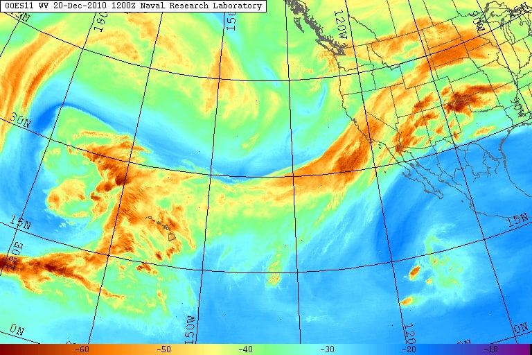 Immagine di un grande fiume atmosferico puntato attraverso la California