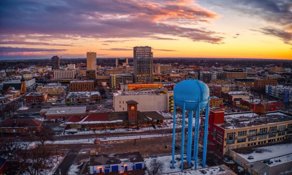 Vista aerea di Fargo Skyline al crepuscolo