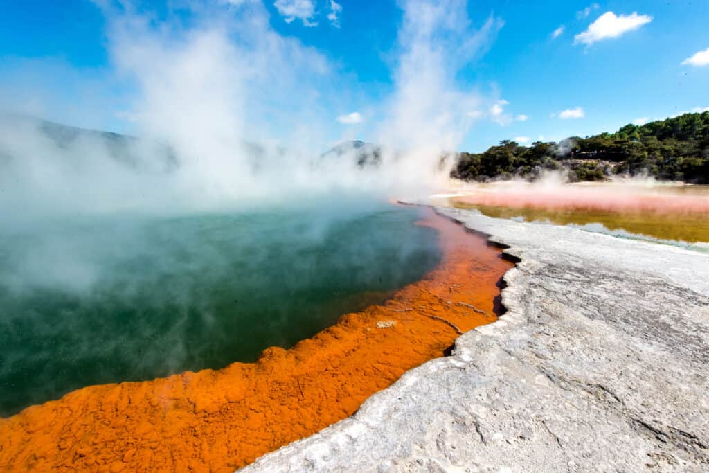 "Acqua Sacra" o Wai-O-Tapu