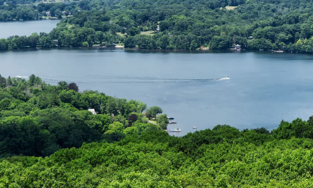 Lago Waramaug Connecticut 