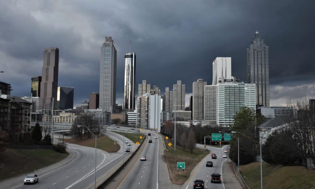 Centro di Atlanta Dark Clouds foto stock