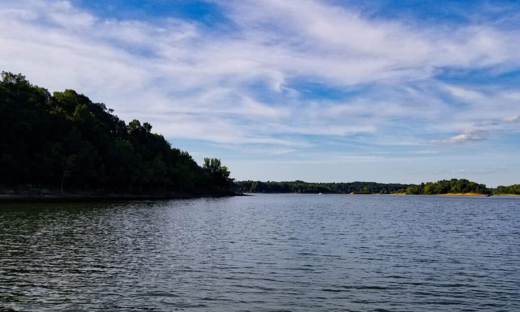 Lago del fiume ruvido