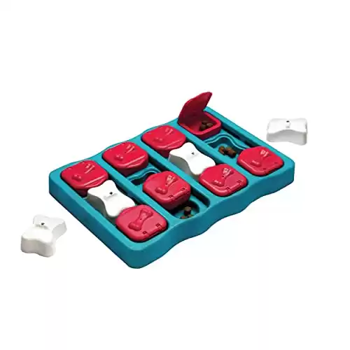 Nina Ottosson di Outward Dog Treat Puzzle