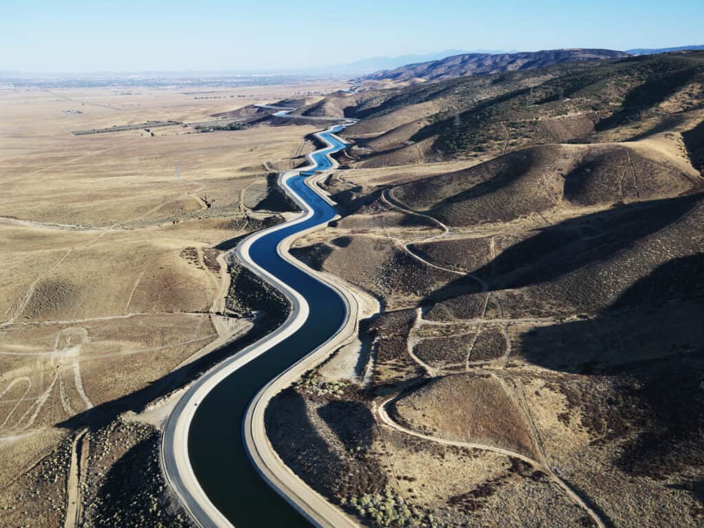 Acquedotto che porta acqua a Los Angeles
