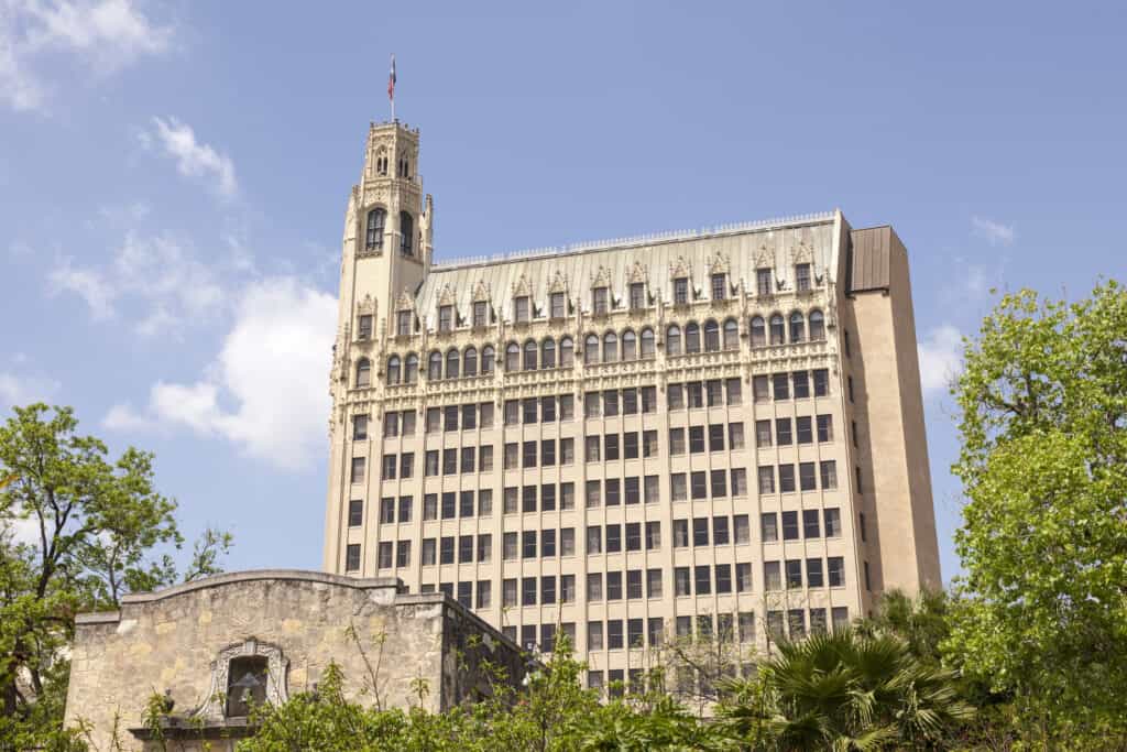 L'Emily Morgan Hotel