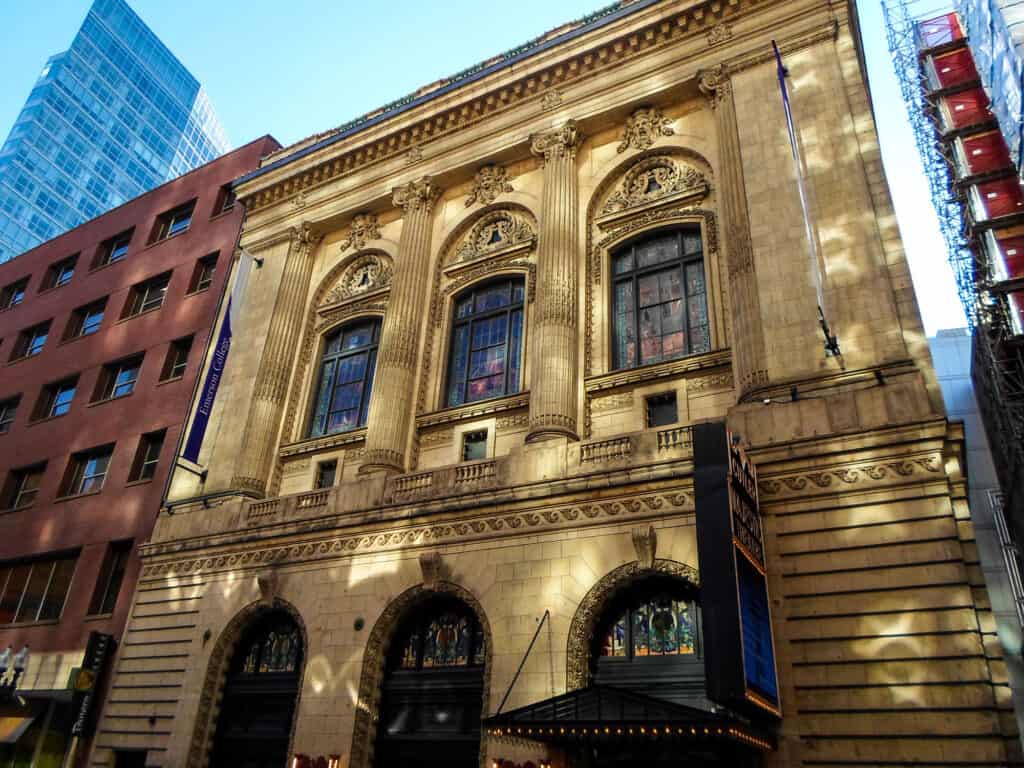 Teatro maestoso di Emerson Cutler