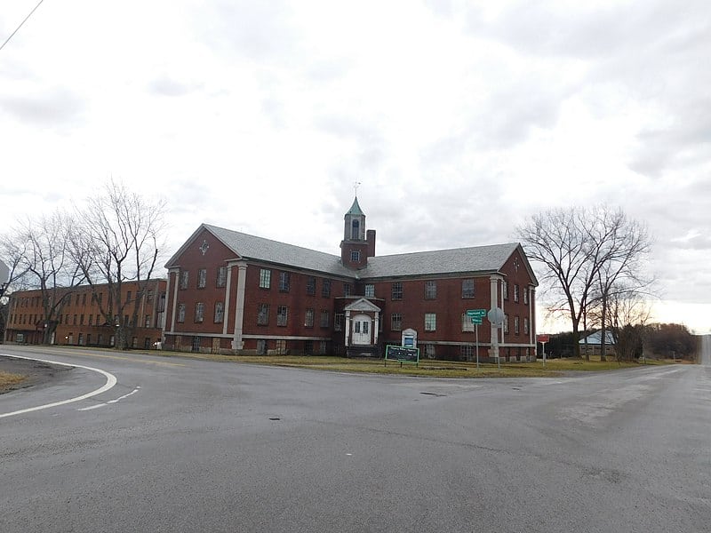 Inquadratura esterna del Rolling Hills Asylum