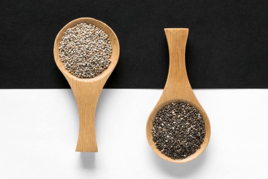 Semi di chia bianchi e neri