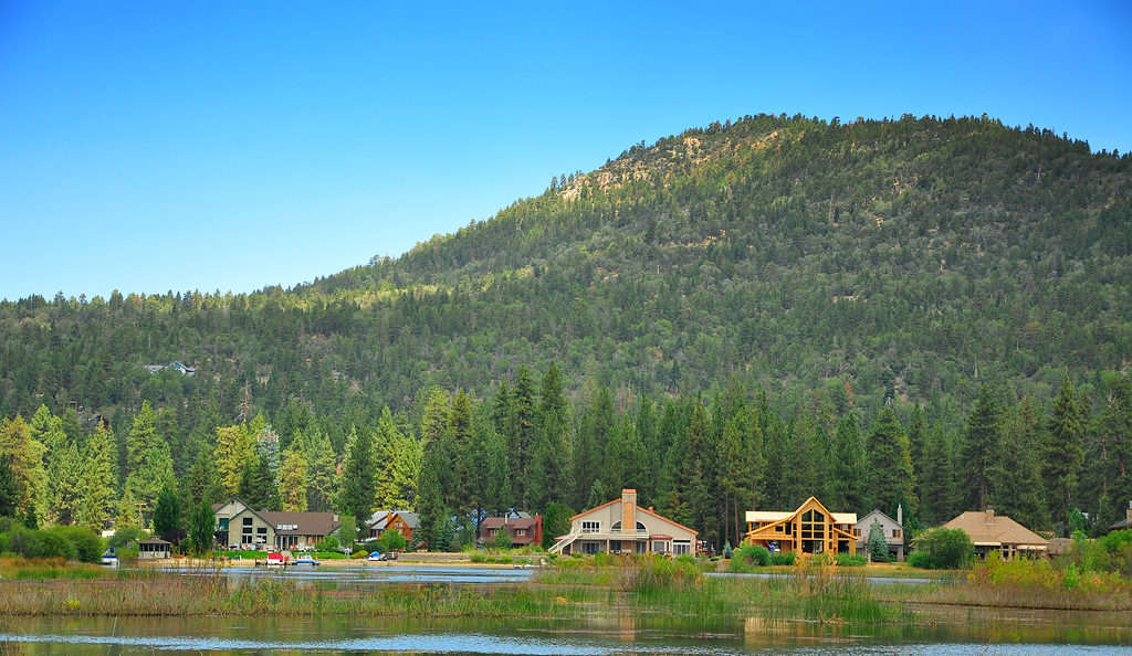 Big Bear Lake vicino a Los Angeles - Buche per nuotare vicino a Los Angeles