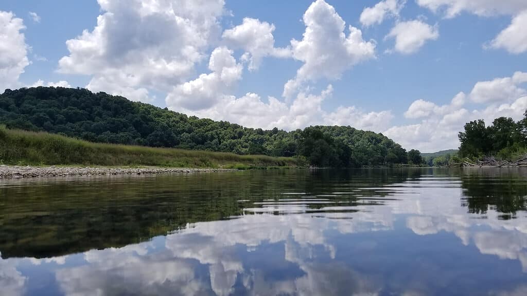 Fiume Illinois a Tahlequah, Oklahoma, Buche per nuotare in Oklahoma