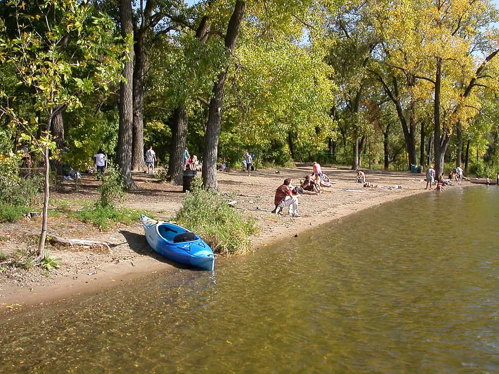 Cedar Lake East Beach, precedentemente Hidden Beach, Minneapolis, Minnesota