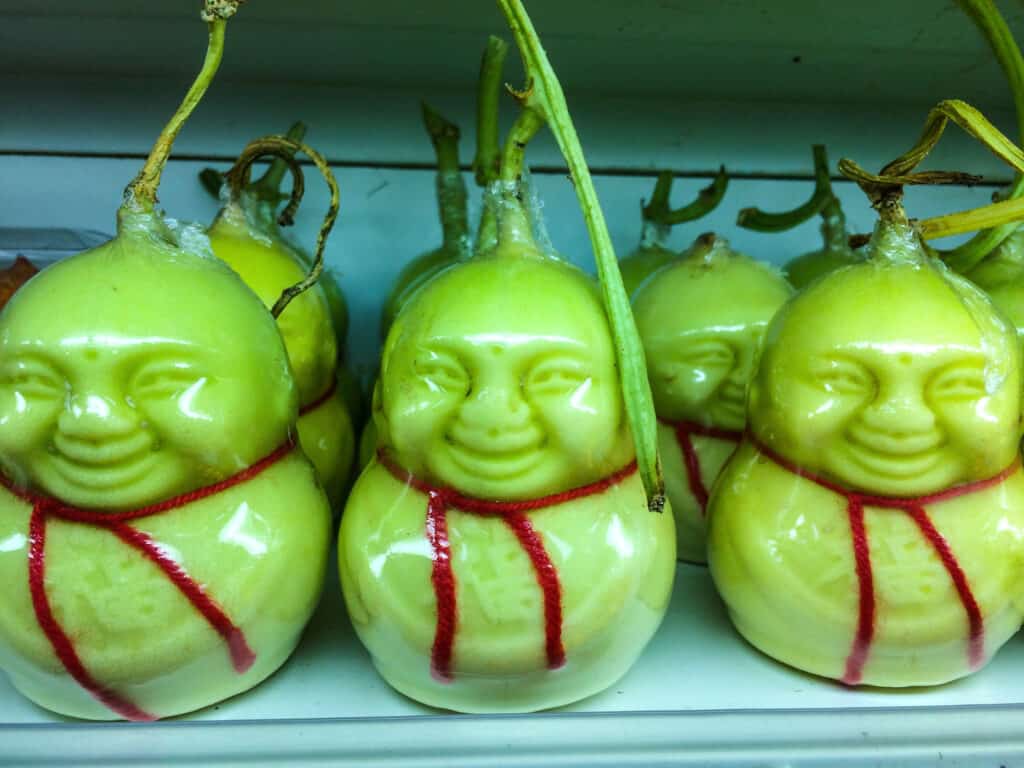 pere a forma di buddha