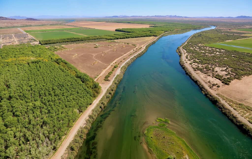 Fiume Colorado al confine tra California e Arizona