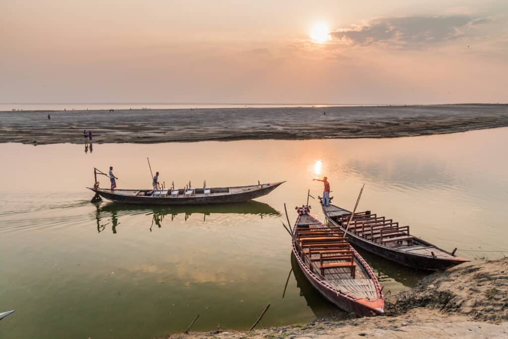 Tramonto sul fiume Padma a Rajshahi, Banglade