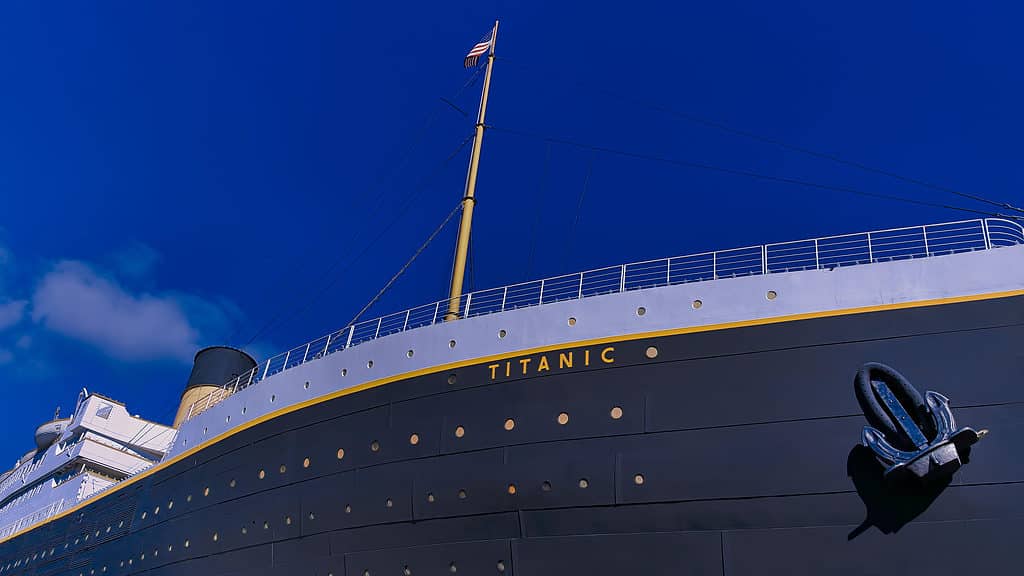 Il Titanic affondò dopo essersi scontrato con un grosso iceberg