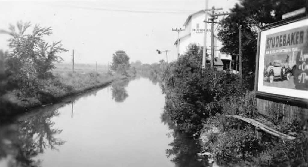 Il canale Illinois-Michigan vicino a Seneca, Illinois