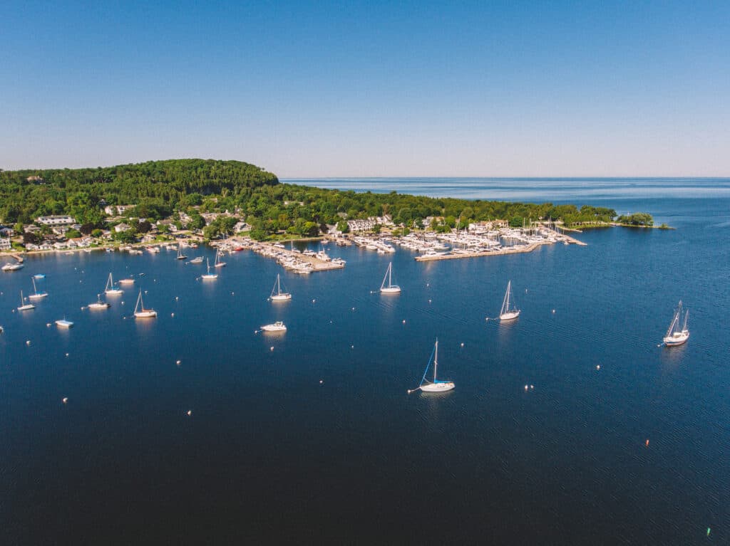 Il porto di Fish Creek del lago Michigan nella contea di Door, nel Wisconsin