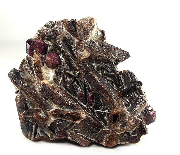 Roccia metamorfica contenente staurolite e granato almandino