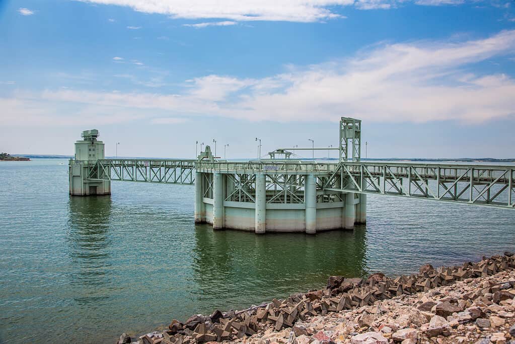 Diga di Kingsley, struttura di straripamento del lago McConaughy sul fiume North Platte