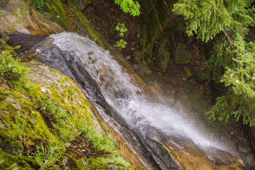 Una cascata nel Castle Rock State Park di San Francisco, California