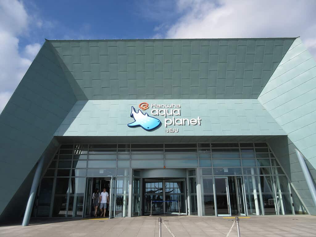 Esterno dell'acquario Aqua Planet Jeju in Corea del Sud