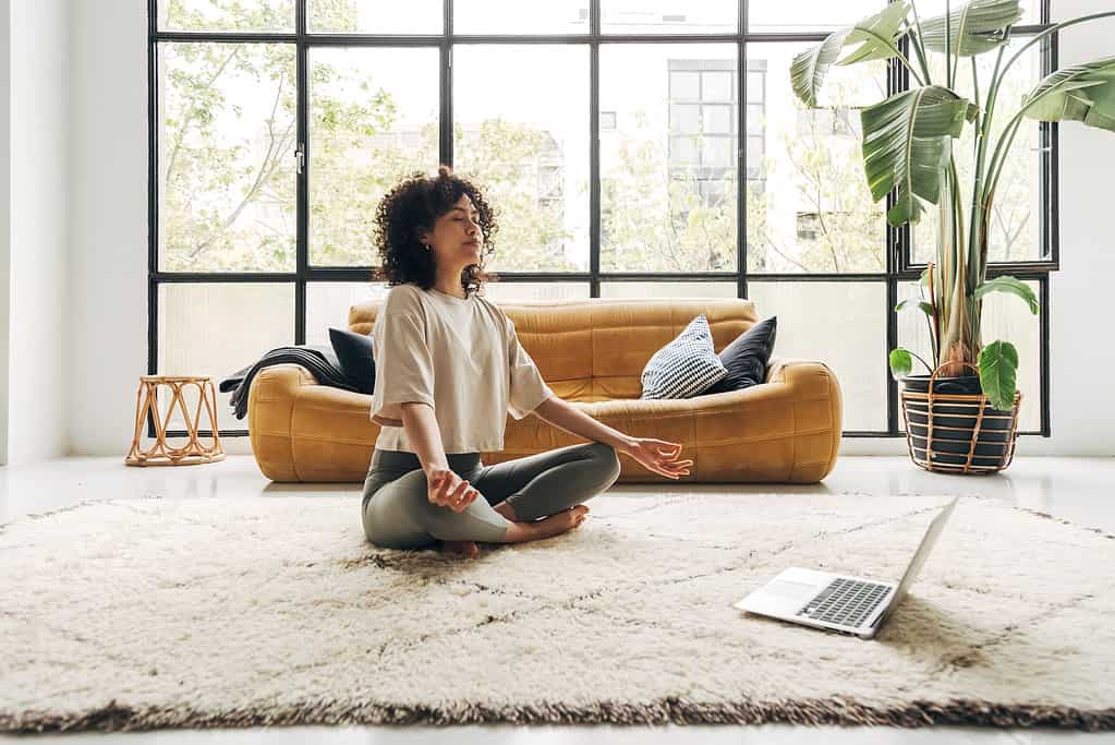 I nati sotto il segno del Cancro possono beneficiare della meditazione