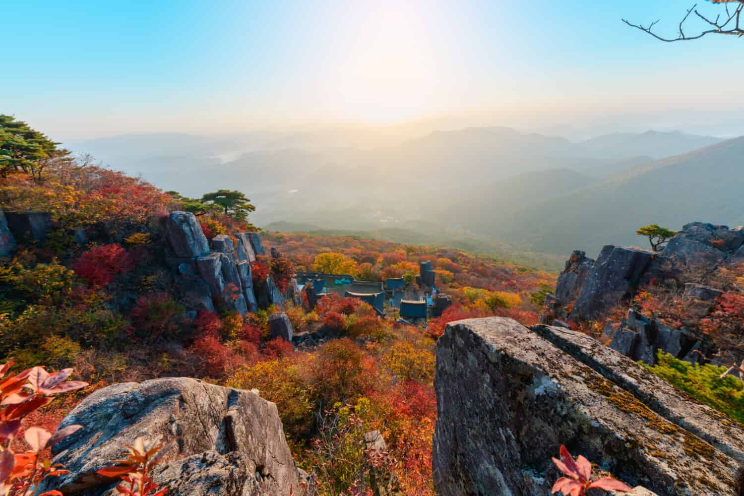 Tempio di Gyubongam, paesaggio del parco nazionale di Mudeungsan in autunno in Corea del Sud