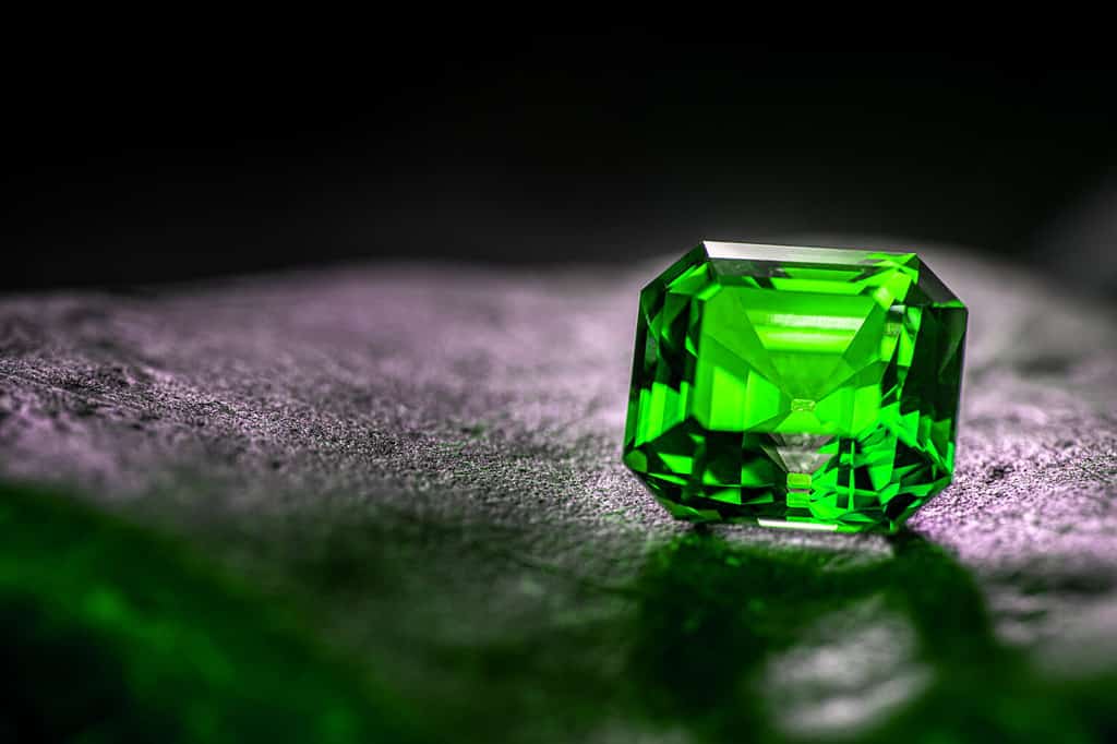 Gemma preziosa verde.  Pietra Smeraldo
