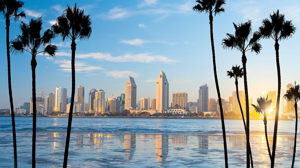 Skyline del centro di San Diego in California, USA al tramonto