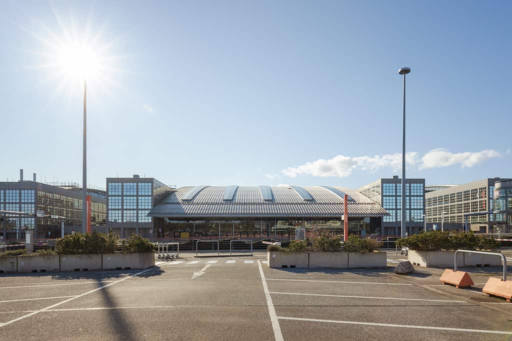 Esterno dell'aeroporto di Amburgo, livello uno, Germania