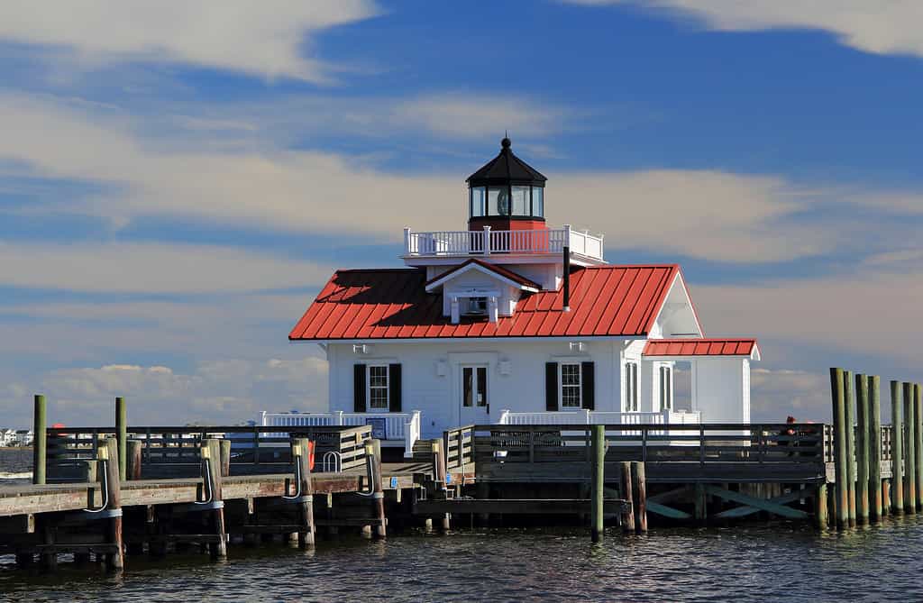 Foto Stock ID: 1037231467 Roanoke Marshes Lighthouse in Manteo, Carolina del Nord