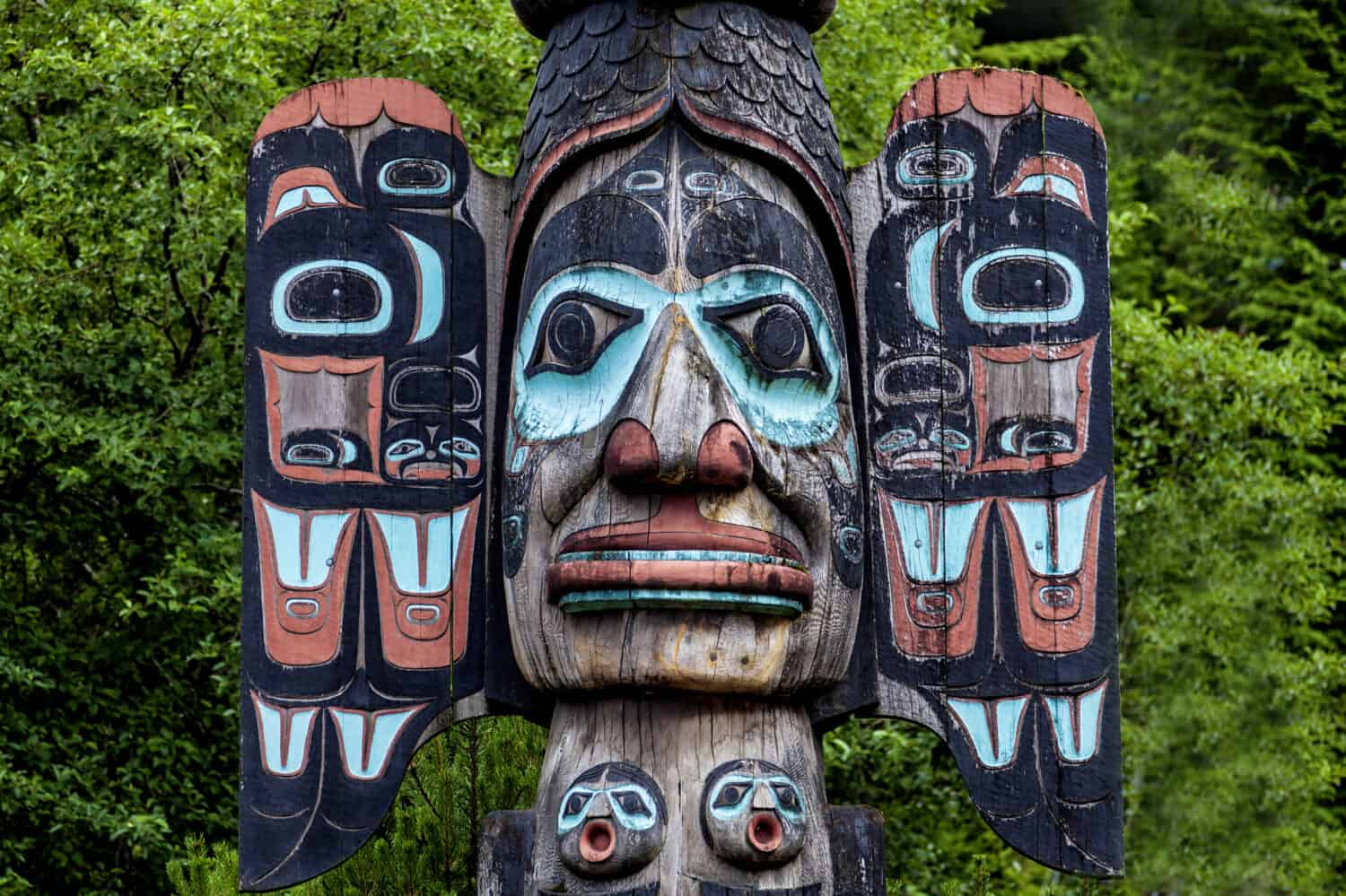 Totem scolpito a Ketchikan, Alaska