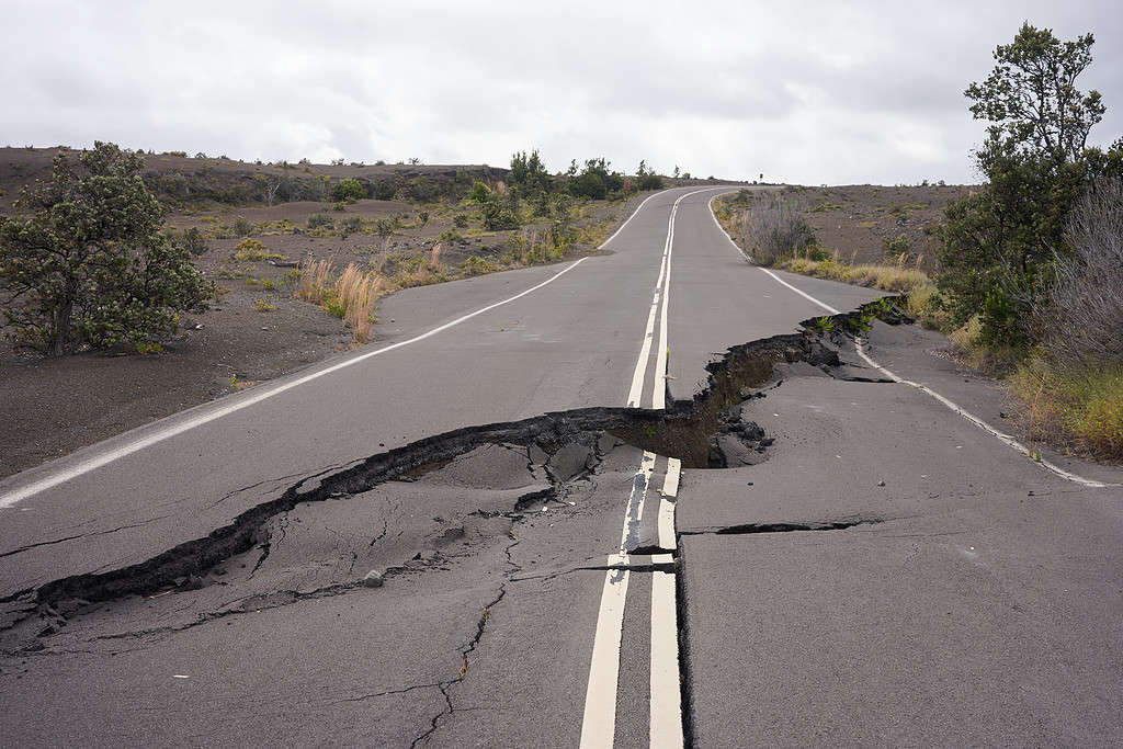 Danni alle strade a seguito di un terremoto