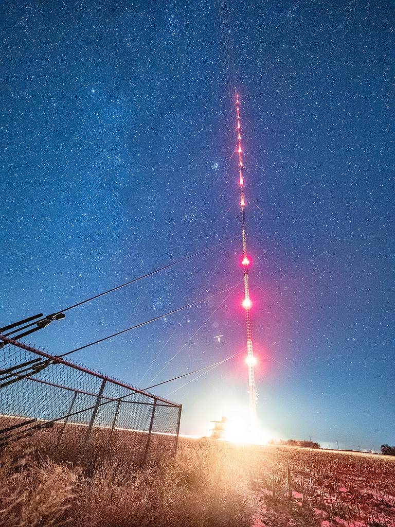 Stelle dietro la Torre della TV KVLY