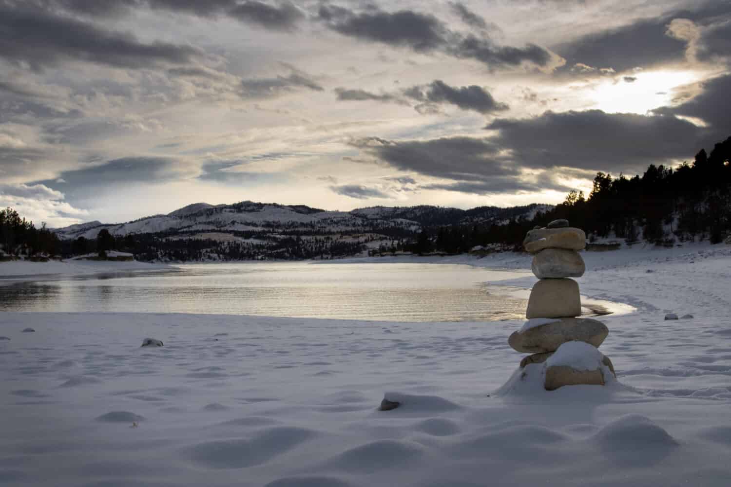 Canyon traghetto lago, Montana.  Tanta bellezza nel grande paese del cielo