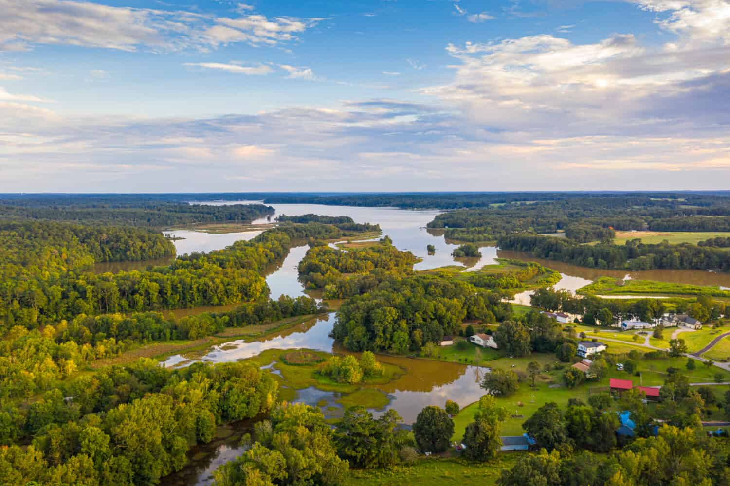 Lago Oconee, Georgia, USA dall'alto nel pomeriggio.