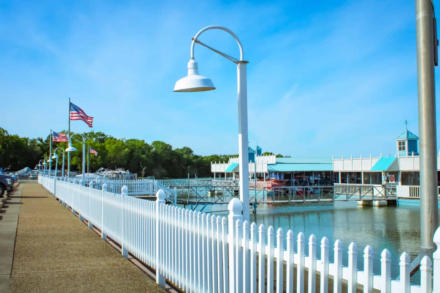 Attracca al lago Ray Hubbard a Rockwall, Texas