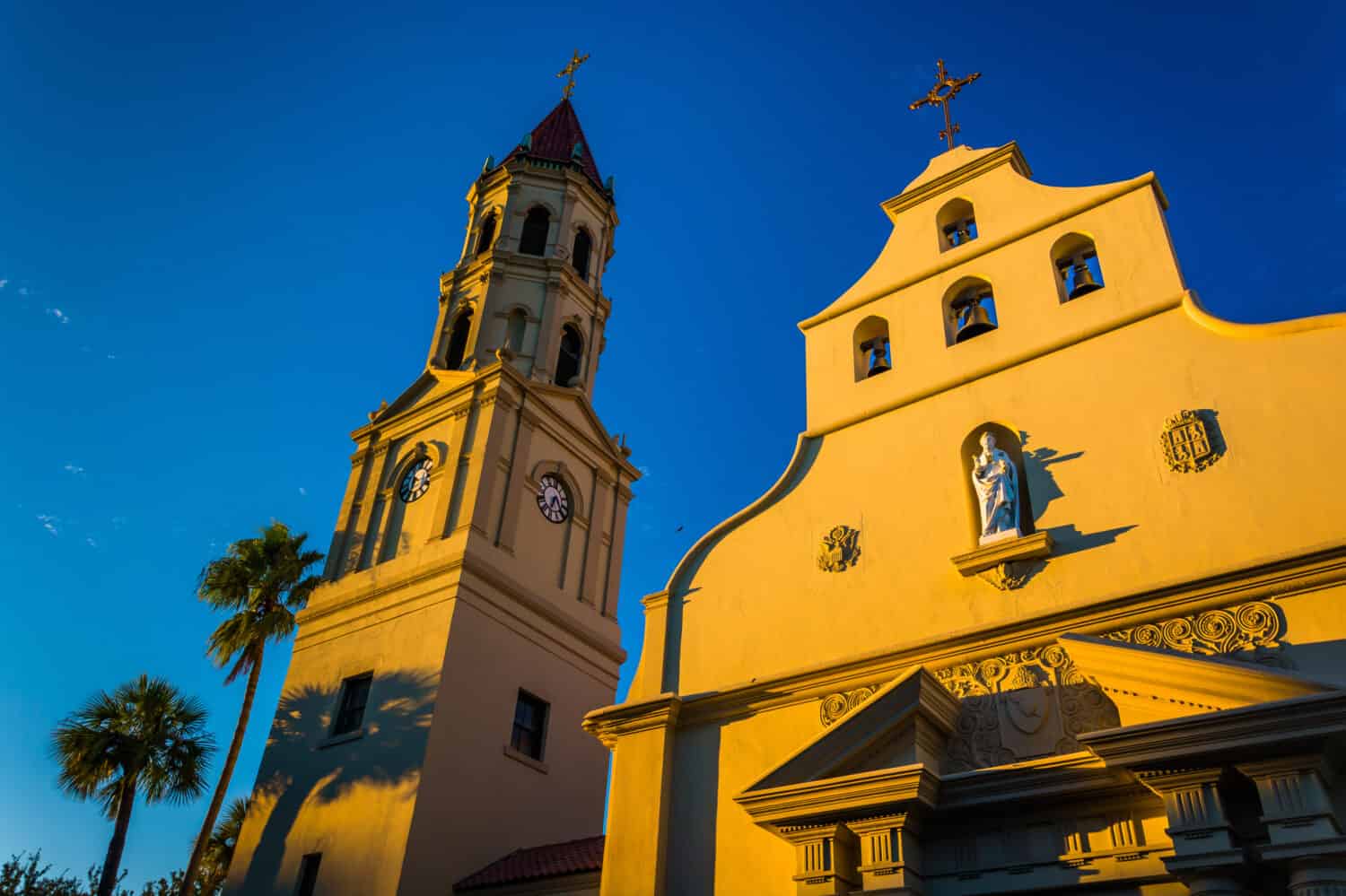 Luce della sera sulla Basilica Cattedrale di Sant'Agostino, Florida.