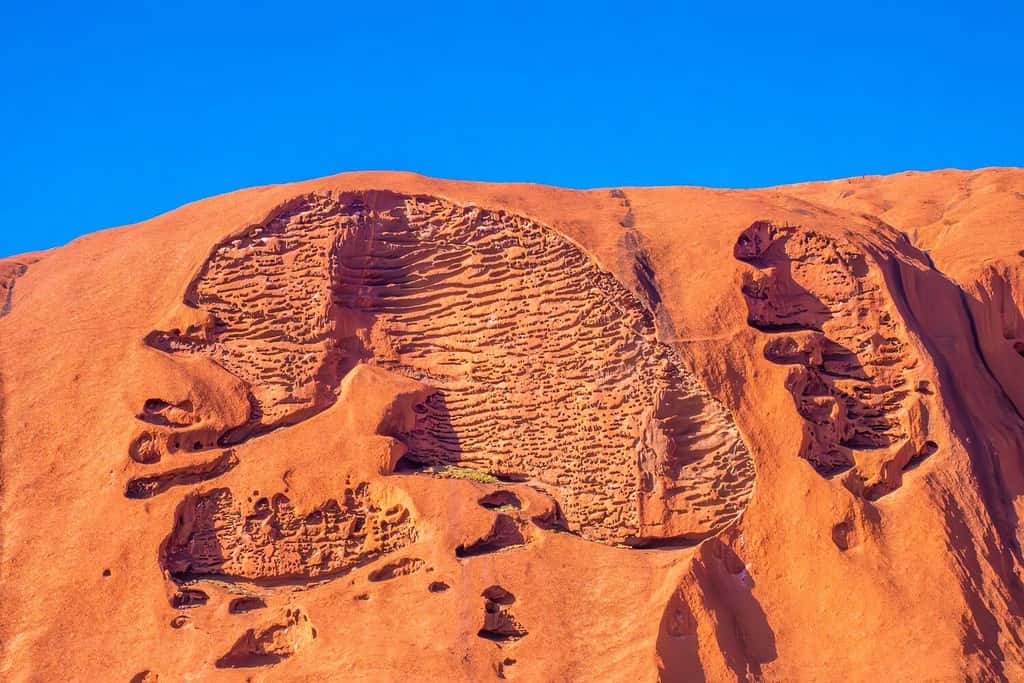 Uluru (Ayers Rock), l'iconica roccia di arenaria nel centro dell'Australia, Territorio del Nord, l'Australia