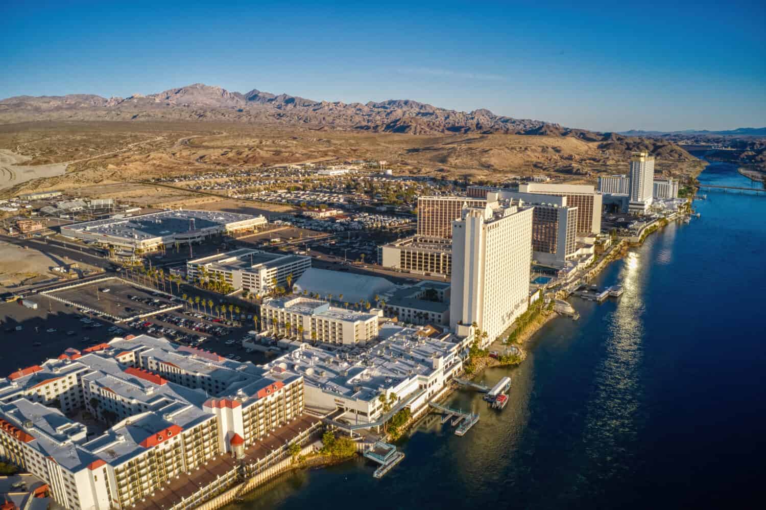 Veduta aerea di Laughlin, Nevada, sul fiume Colorado