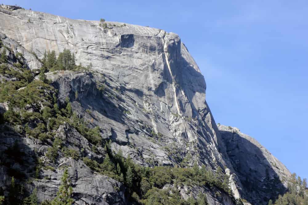 Washington Column, Yosemite National Park, California visto dal lago Mirror vicino a Half Dome. 