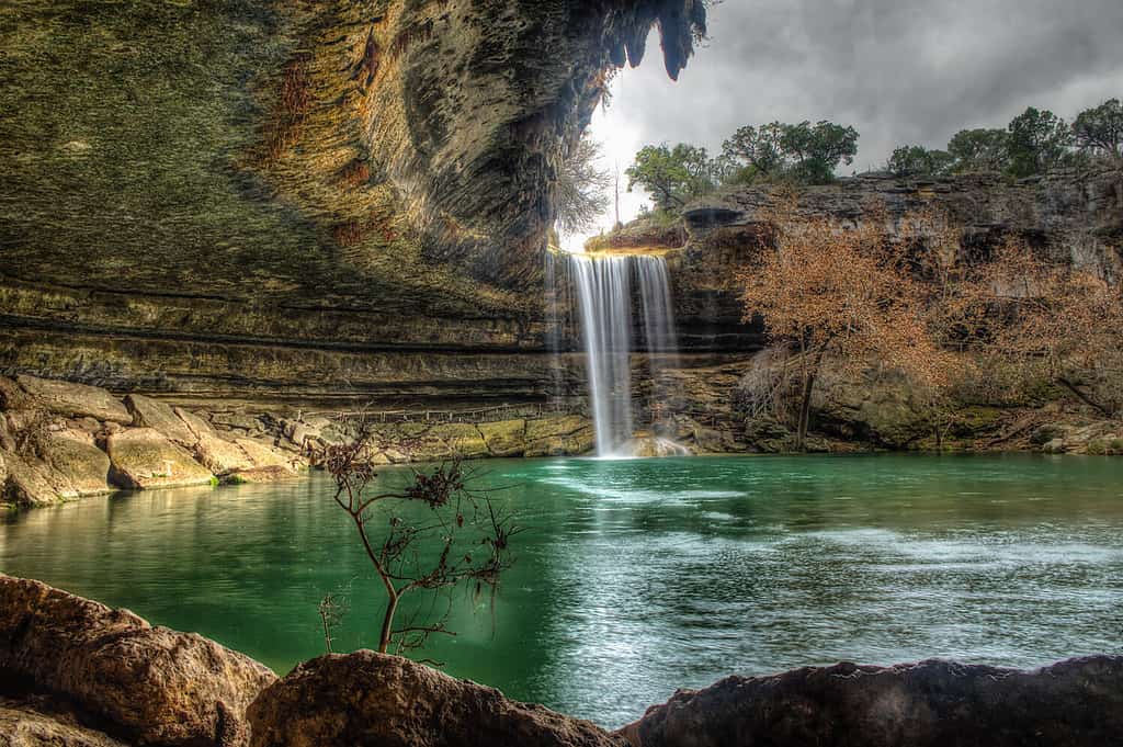 Piscina Hamilton - Vicino ad Austin, Texas. Giornata nuvolosa.