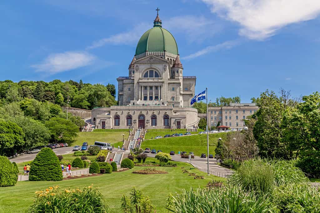 L'Oratorio di San Giuseppe di Mount Royal, situato a Montreal, è la chiesa più grande del Canada