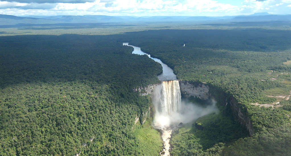 Kaietuer cade dall'alto, Guyana