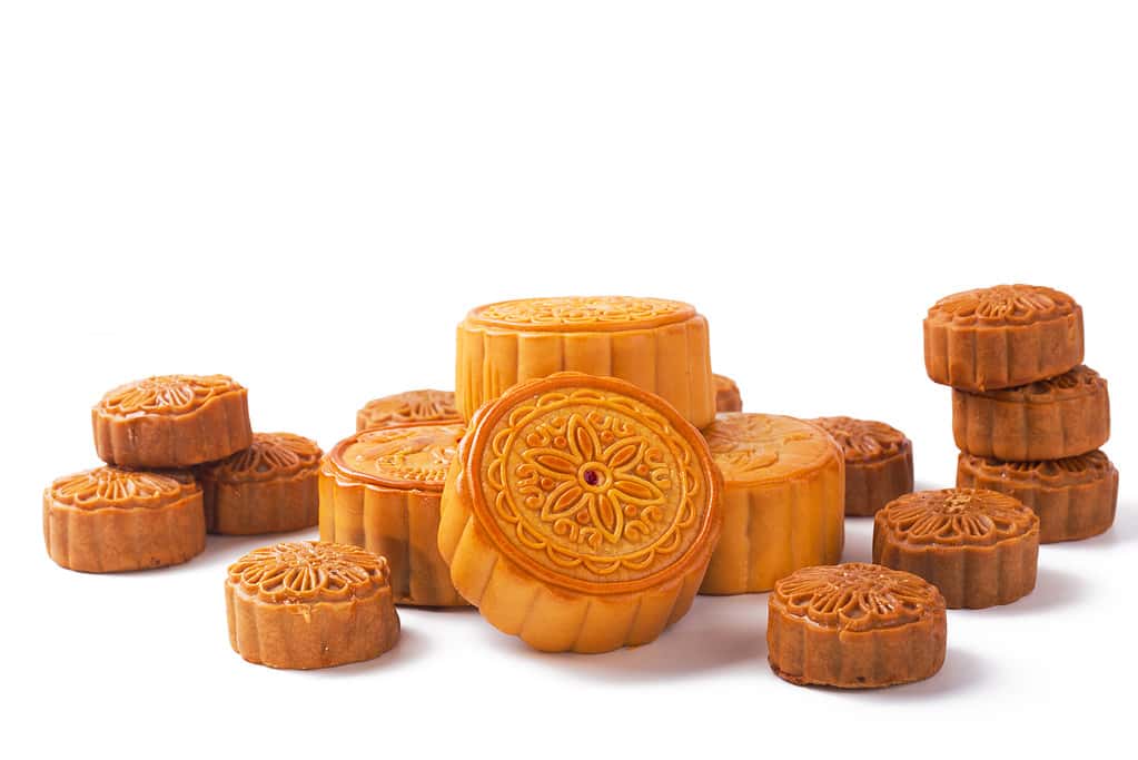 La Festa di Metà Autunno in Cina si celebra con i mooncakes in onore della Luna del Raccolto.