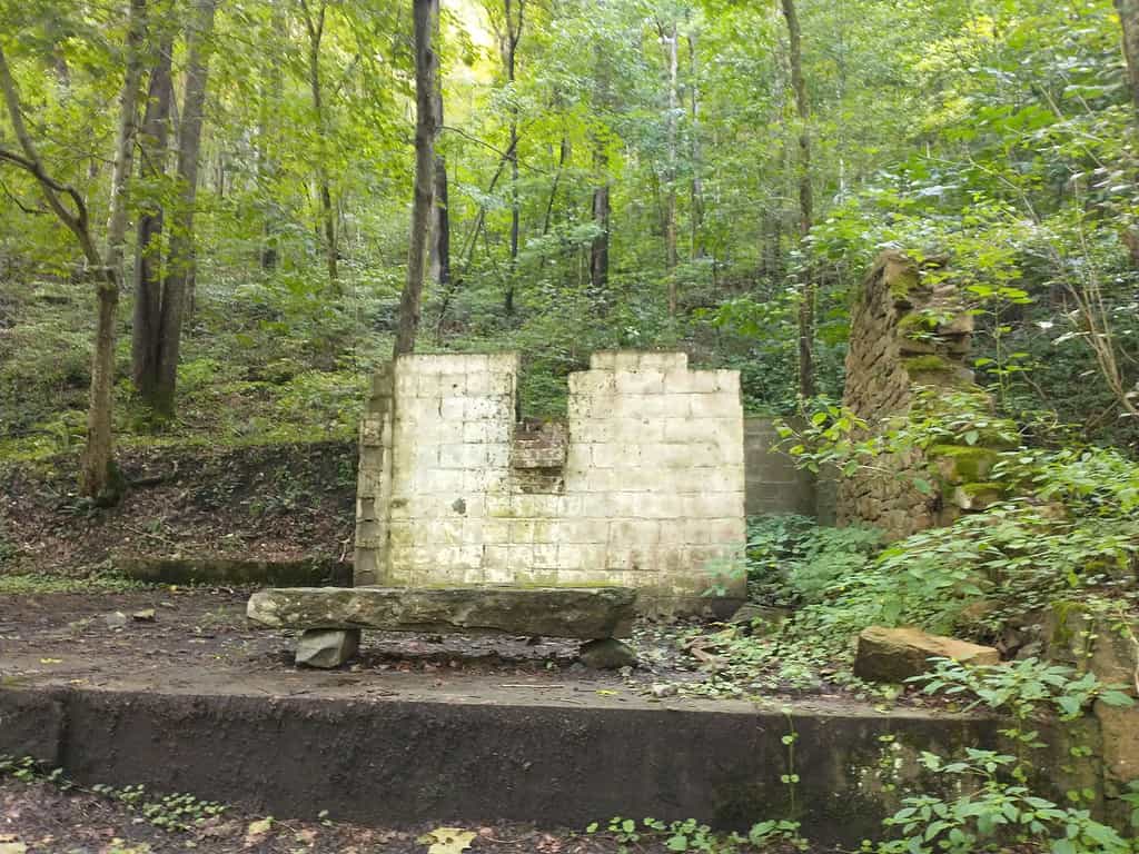 Vecchio deposito minerario nel Brooklyn West Virginia