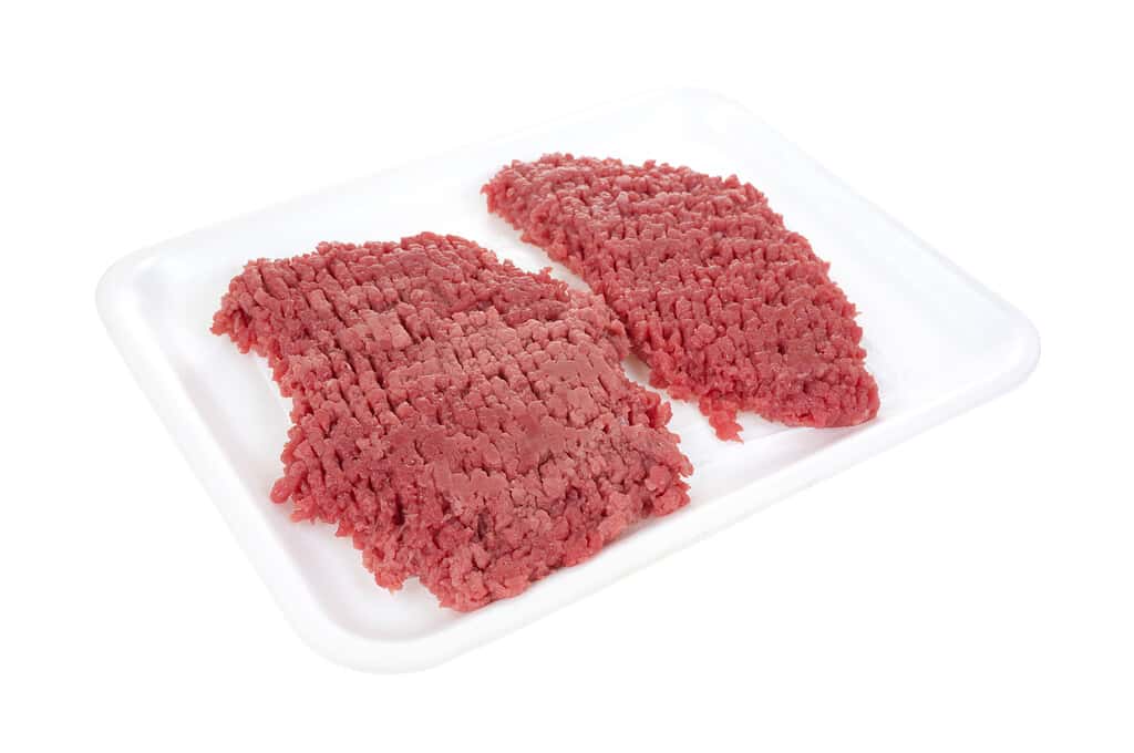Bistecche di manzo tagliate a cubetti