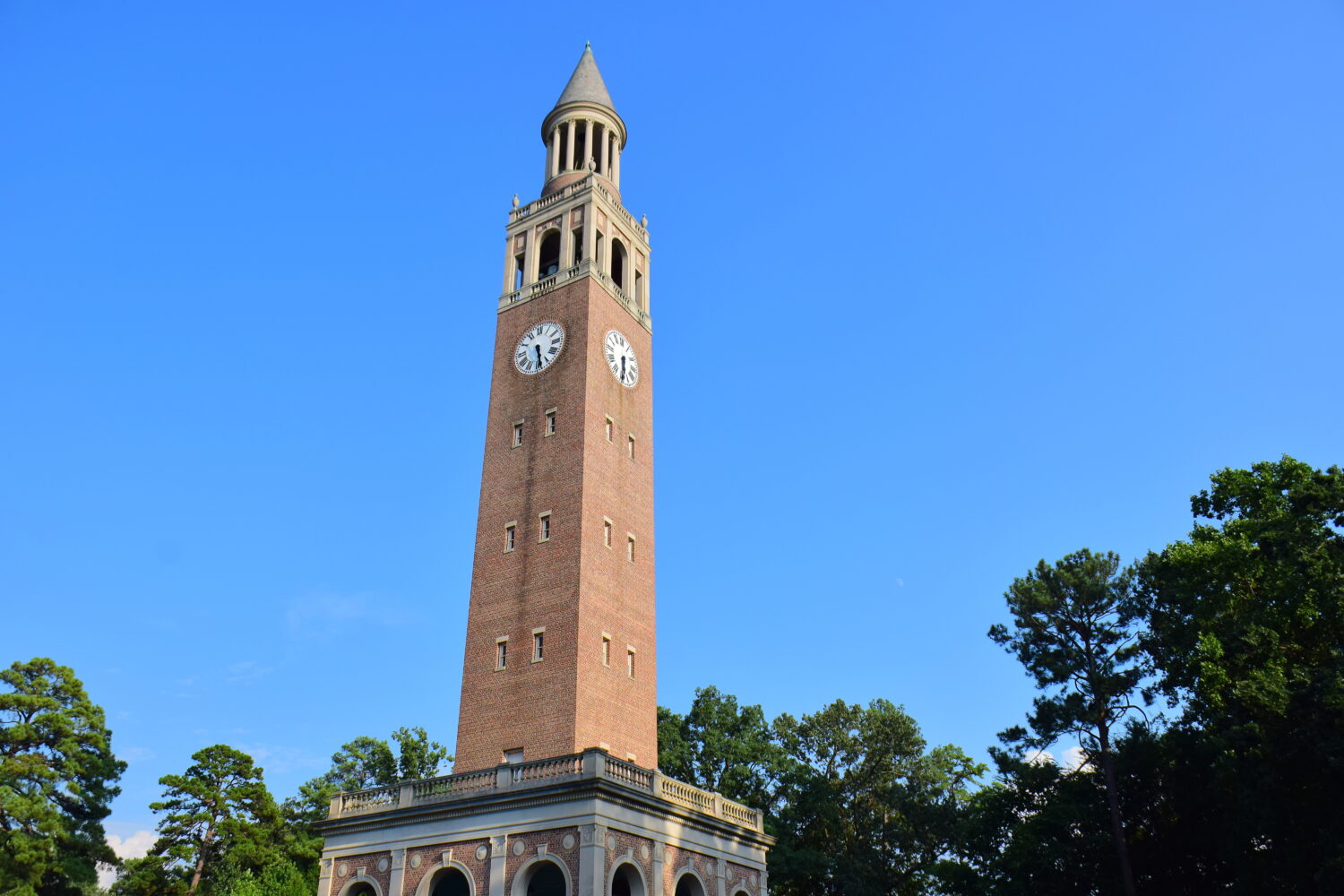 Il campanile dell'Università della Carolina del Nord, Chapel Hill, NC, Stati Uniti